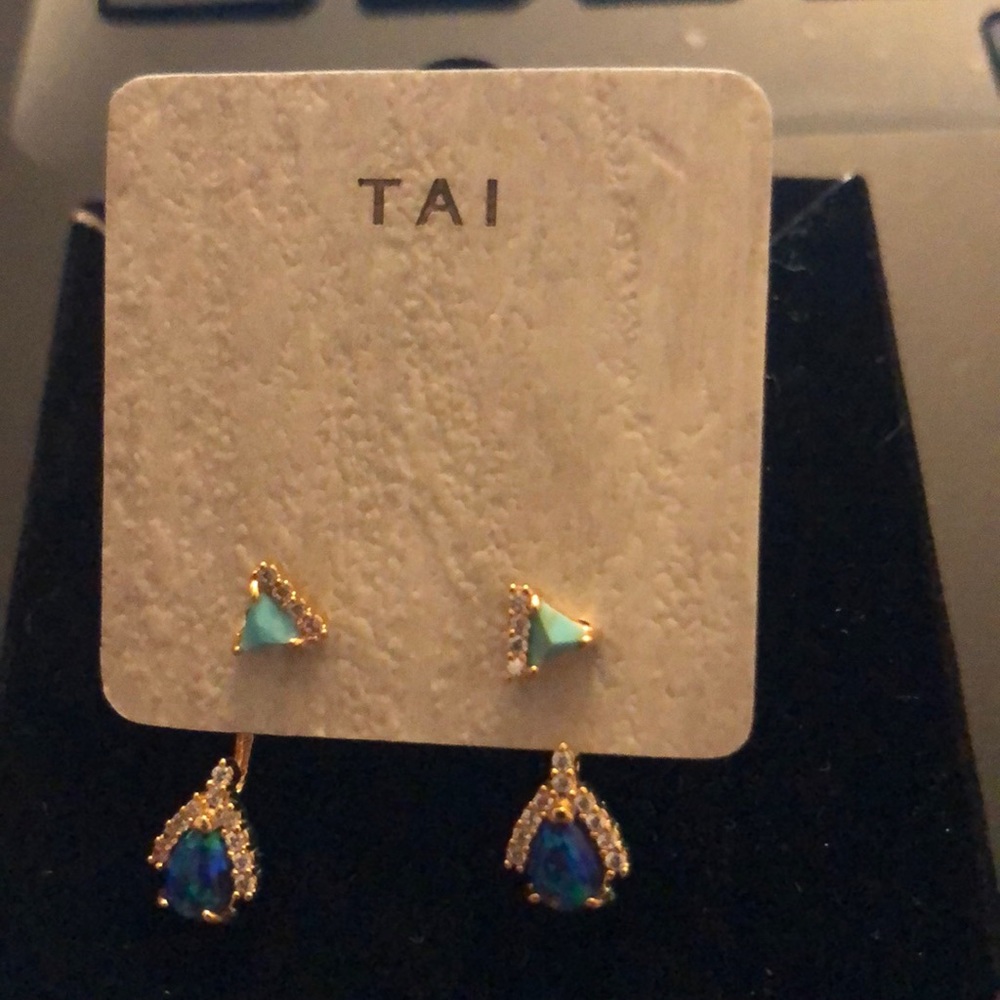 2-1 Small stud and teardrop earrings